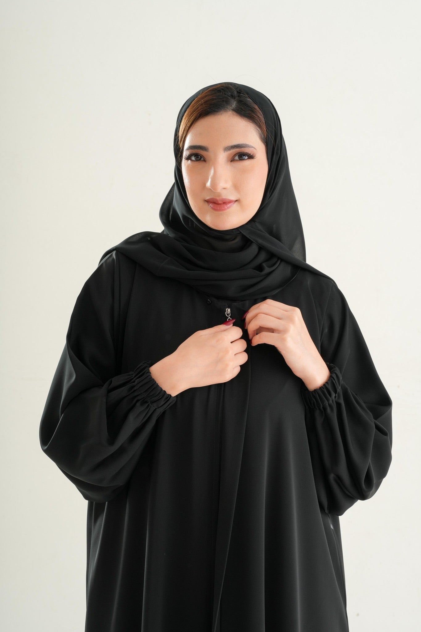 Model 4 Full Zipper Abaya – Luxury Covered Zip Design