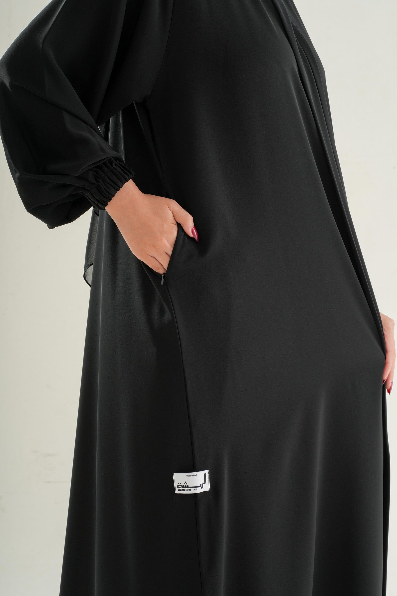 Model 4 Full Zipper Abaya – Luxury Covered Zip Design