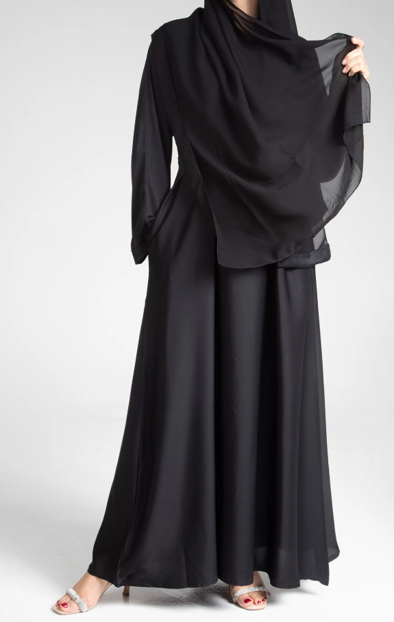 عباءة الجيب الكلاسيكية السوداء M06